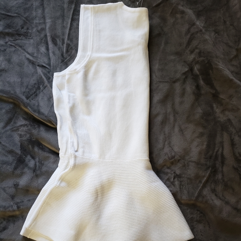 White top - Picture 3 of 3